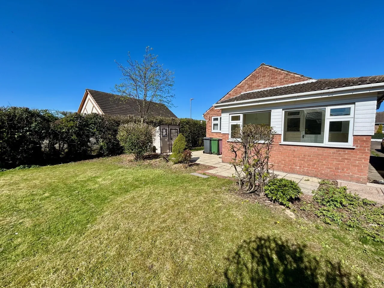 3 bed house to rent — Clifton Avenue, Barlborough, S43