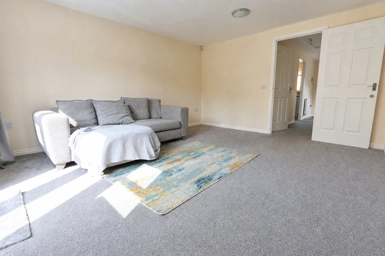 Dunnock Road, Corby, NN18, photo 4