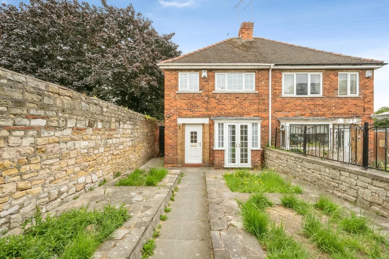 2 bed house for sale — Haigh Road, Doncaster, South Yorkshire, DN4