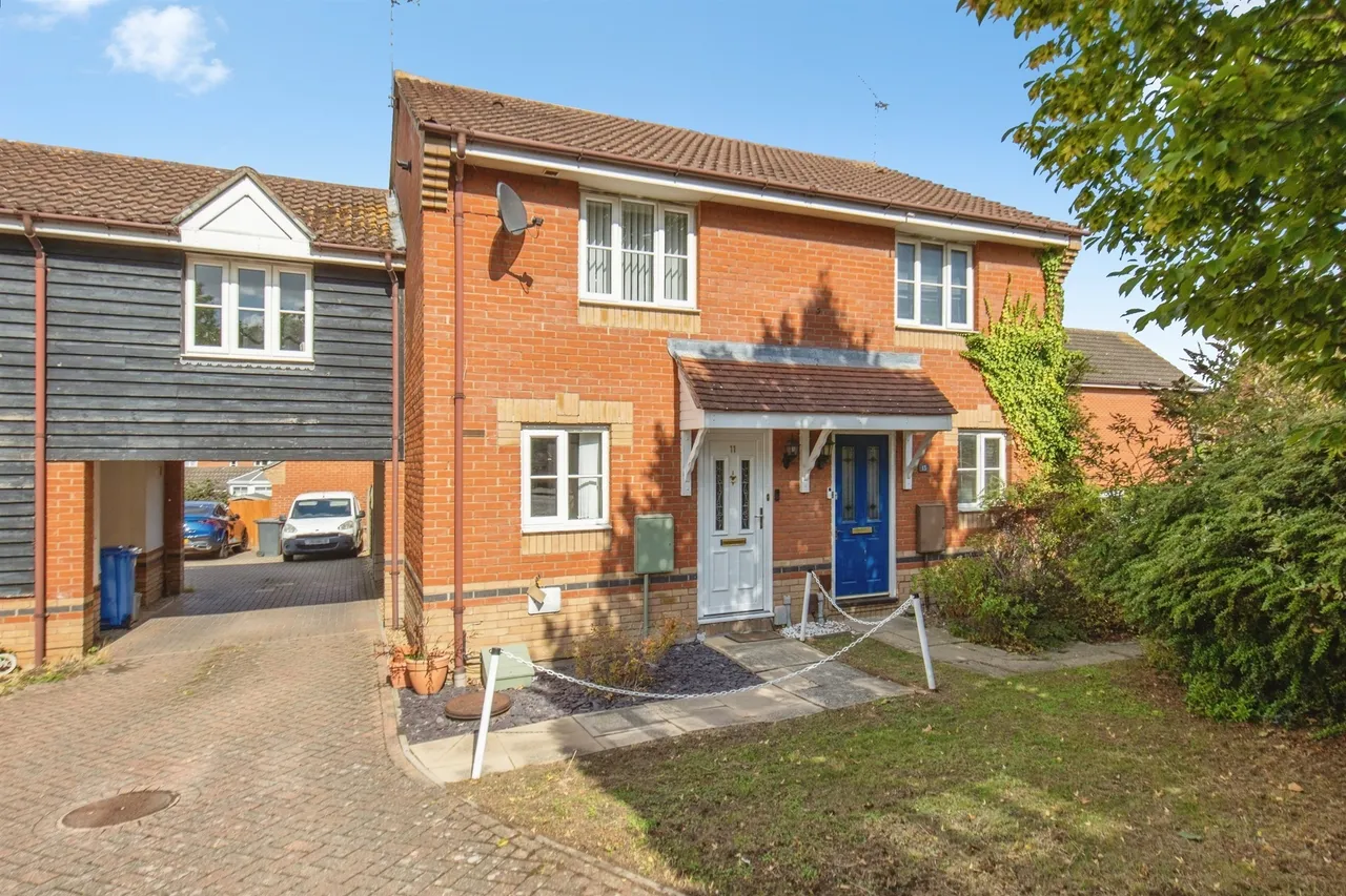 2 bed house for sale — Admiral Road, Pinewood, Ipswich