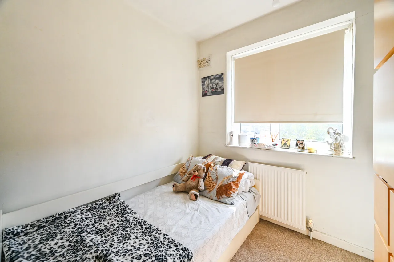 97b Hamlets Way, London, photo 11