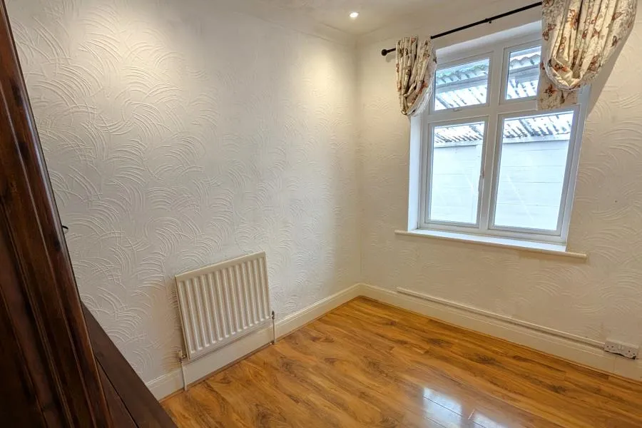 Triggs Lane, Woking, GU22, photo 7