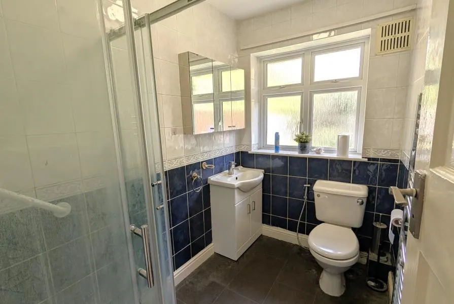 Triggs Lane, Woking, GU22, photo 8
