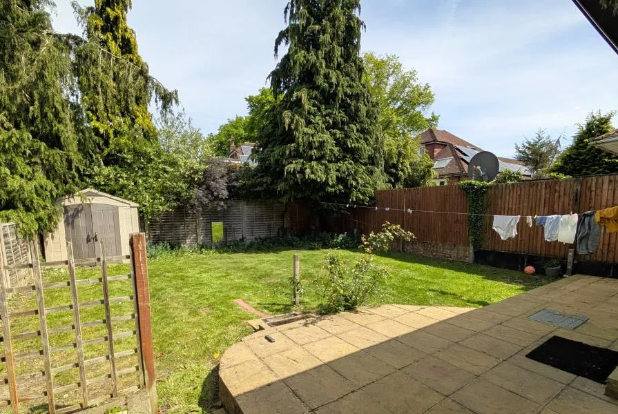 Triggs Lane, Woking, GU22, photo 6