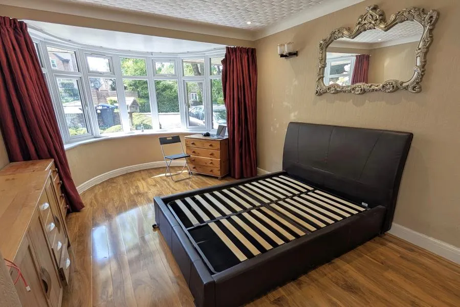 Triggs Lane, Woking, GU22, photo 4