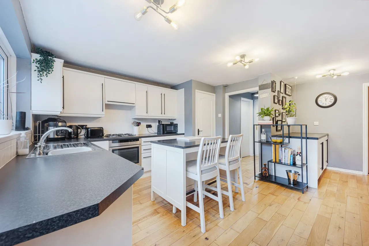 Beaconsfield Crescent, Widnes, Widnes, WA8 9HP, photo 2