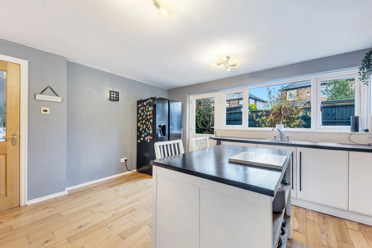 Beaconsfield Crescent, Widnes, Widnes, WA8 9HP, photo 4