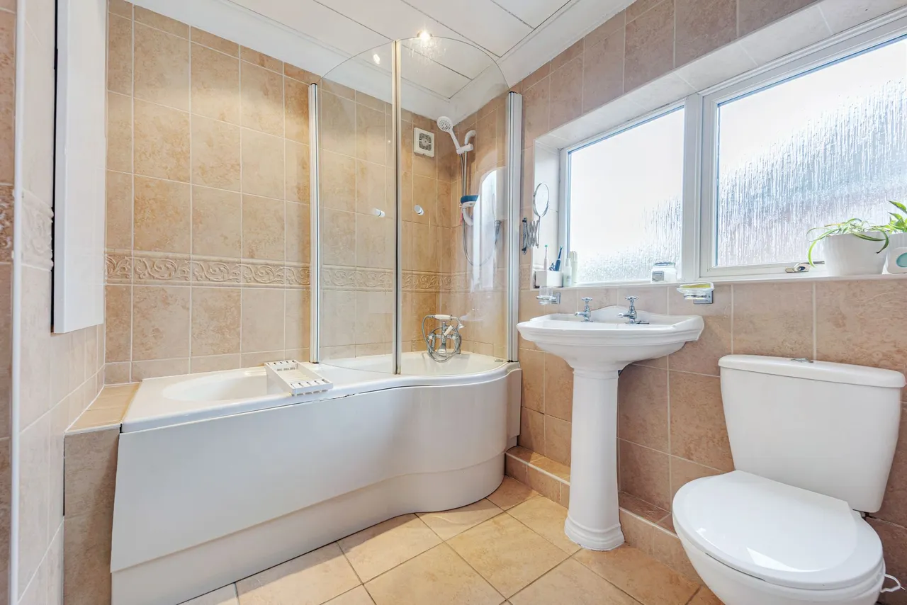 Beaconsfield Crescent, Widnes, Widnes, WA8 9HP, photo 21