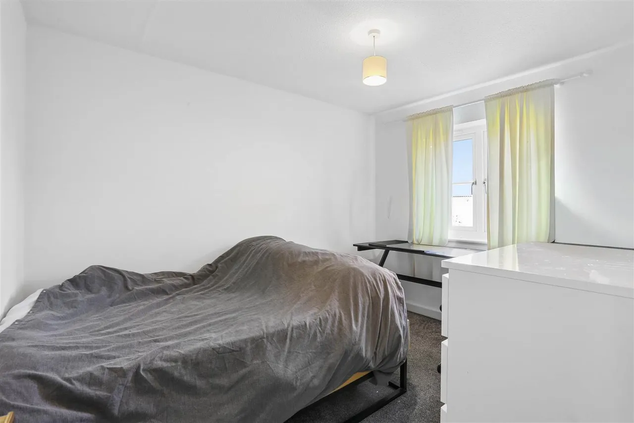 Hadleigh Drive, Sutton, SM2, photo 13