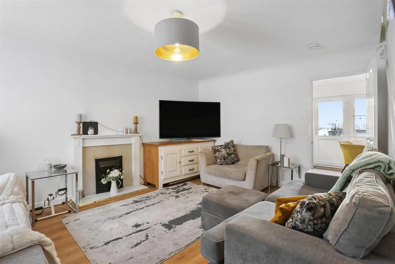 Hadleigh Drive, Sutton, SM2, photo 2