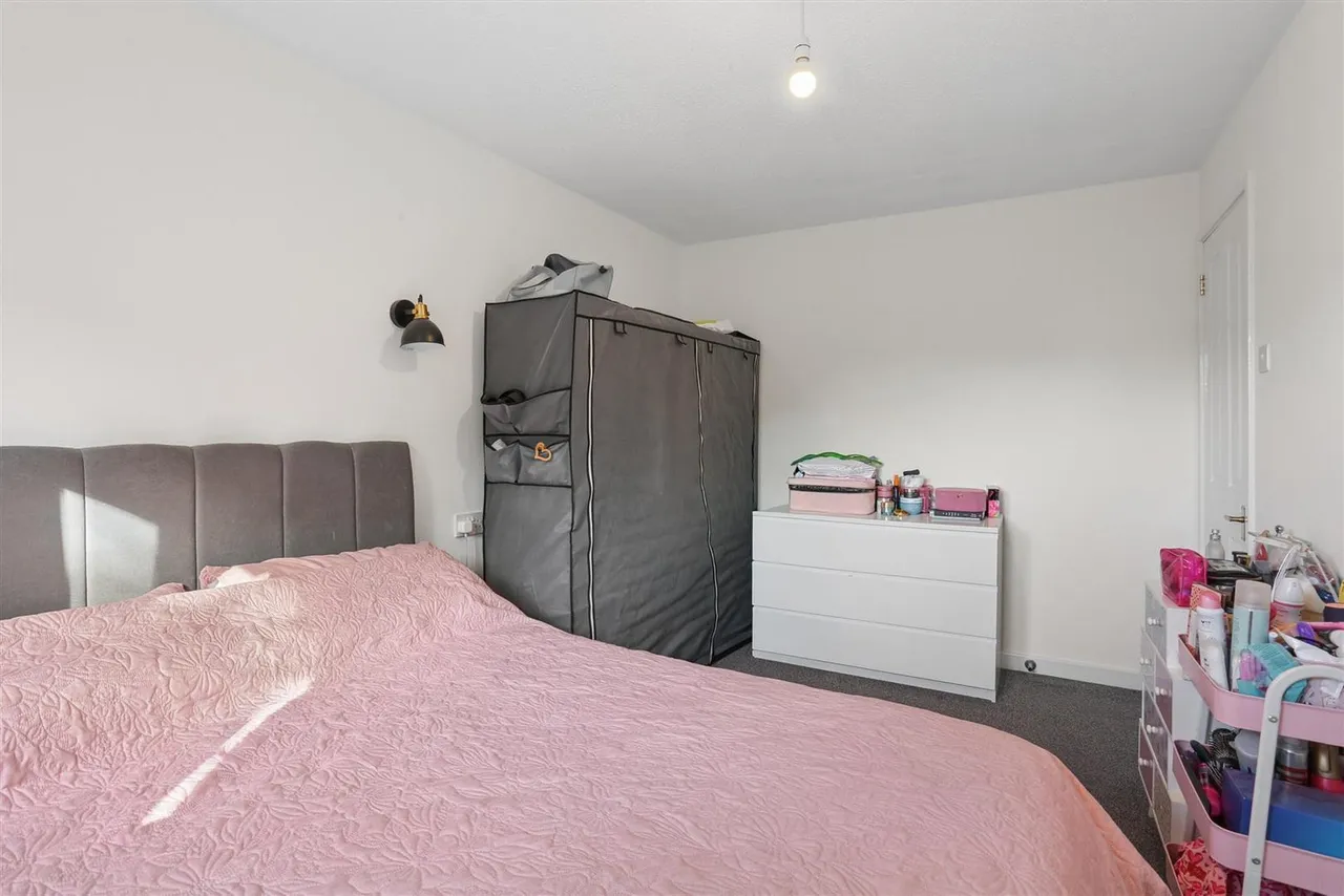 Hadleigh Drive, Sutton, SM2, photo 12