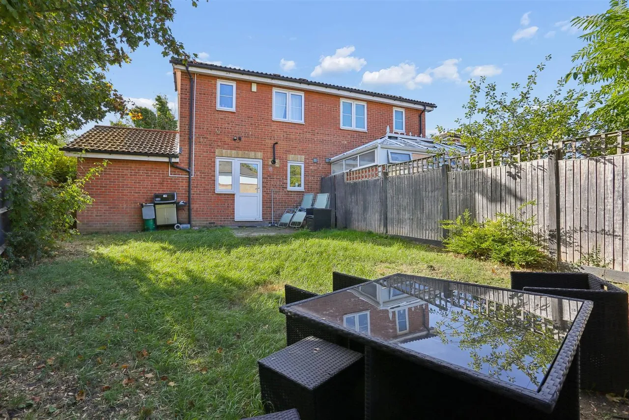 Hadleigh Drive, Sutton, SM2, photo 9