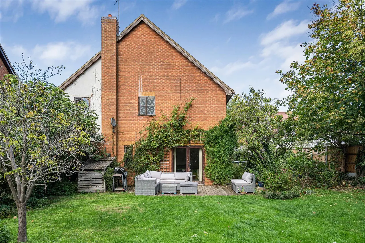 The Willows, Great Chesterford, CB10, photo 22