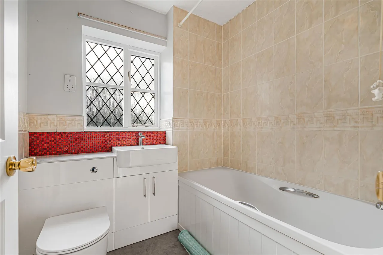 The Willows, Great Chesterford, CB10, photo 20
