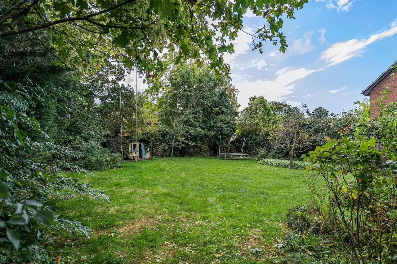 The Willows, Great Chesterford, CB10, photo 24