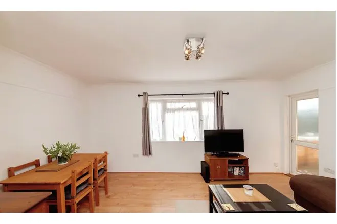 Fryent Way, London, NW9, photo 2