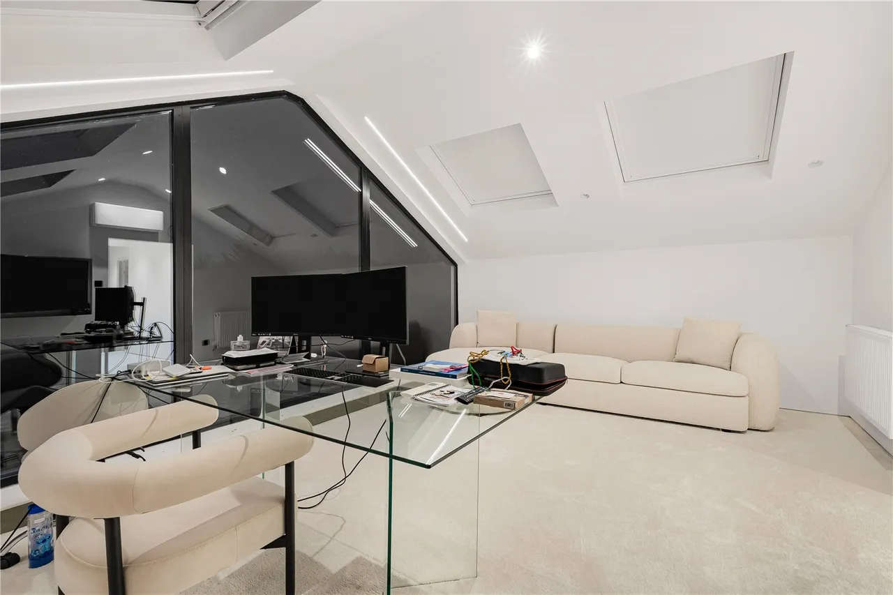 Parkgate Avenue, Hadley Wood, EN4, photo 49