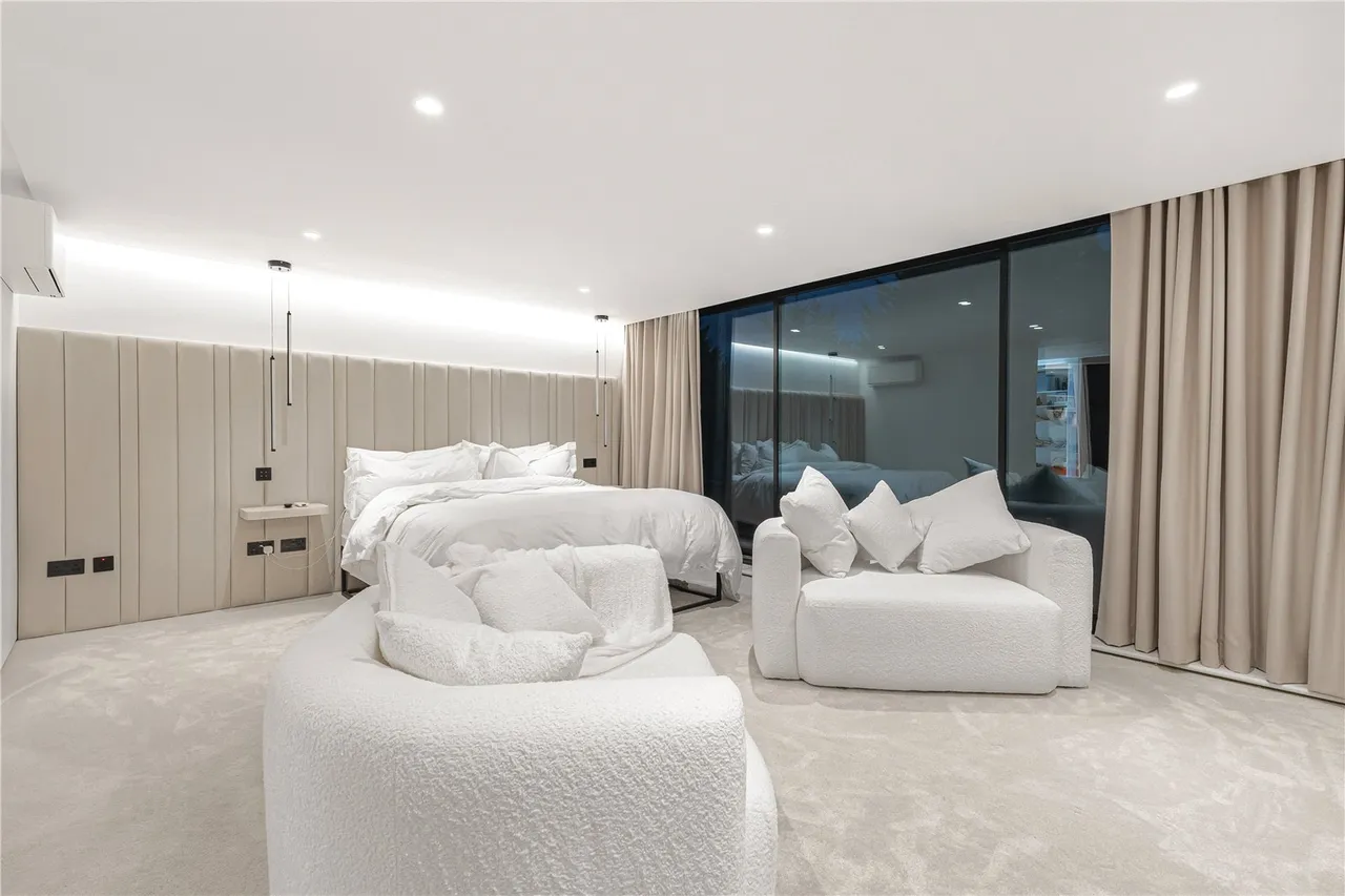 Parkgate Avenue, Hadley Wood, EN4, photo 22