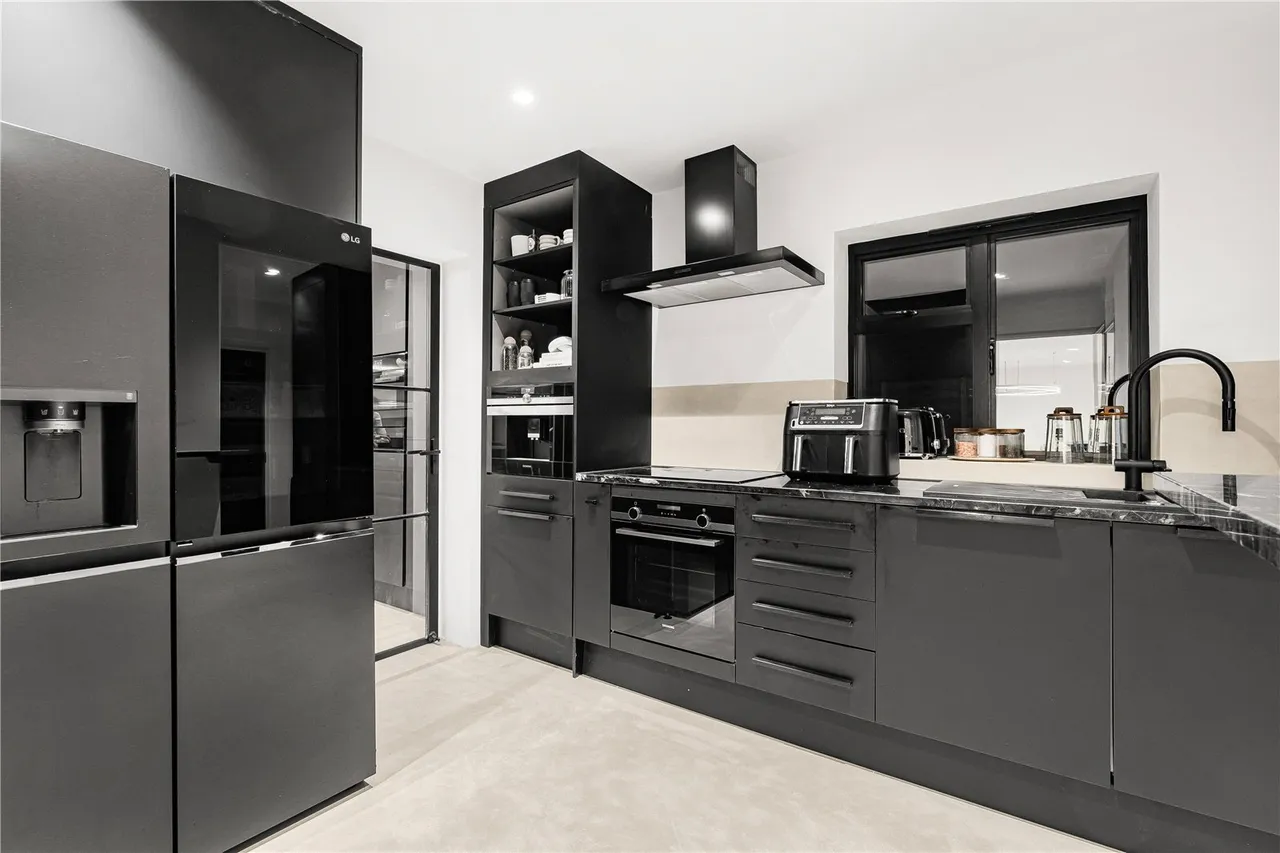 Parkgate Avenue, Hadley Wood, EN4, photo 17