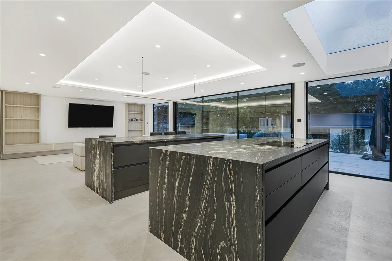 Parkgate Avenue, Hadley Wood, EN4, photo 5