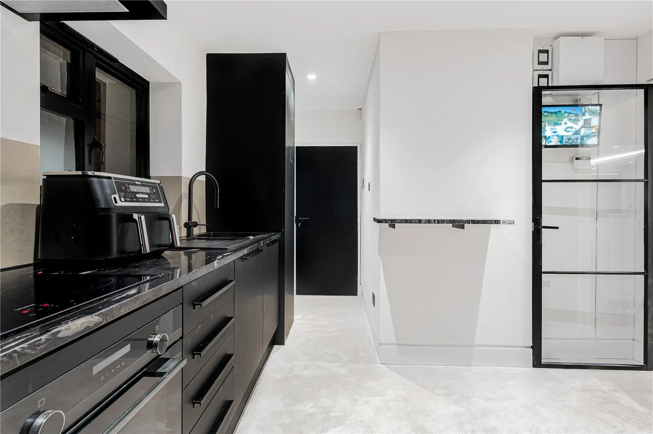Parkgate Avenue, Hadley Wood, EN4, photo 18