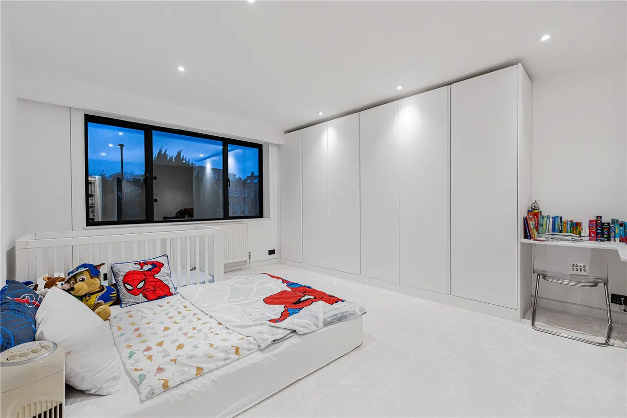 Parkgate Avenue, Hadley Wood, EN4, photo 33
