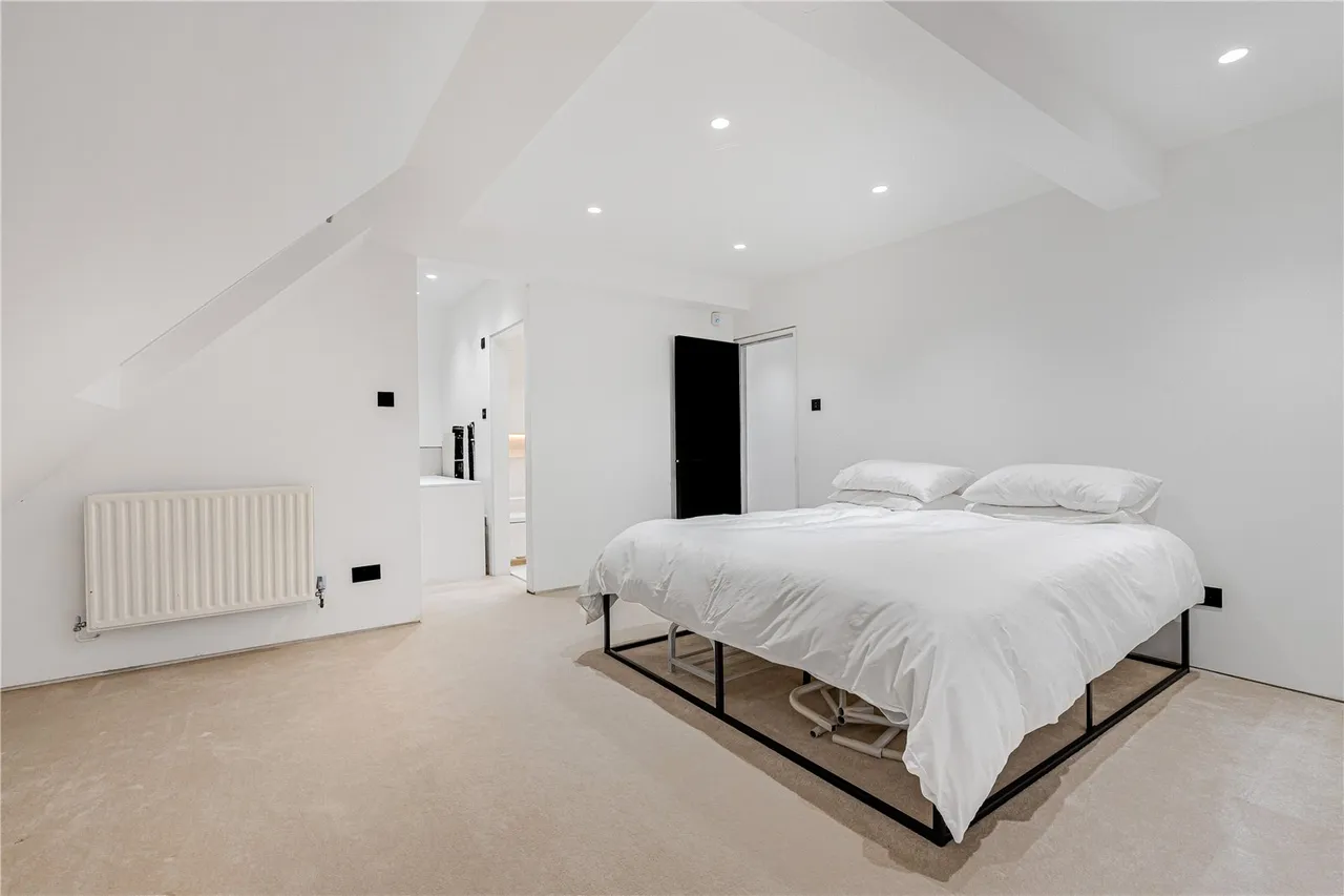 Parkgate Avenue, Hadley Wood, EN4, photo 42