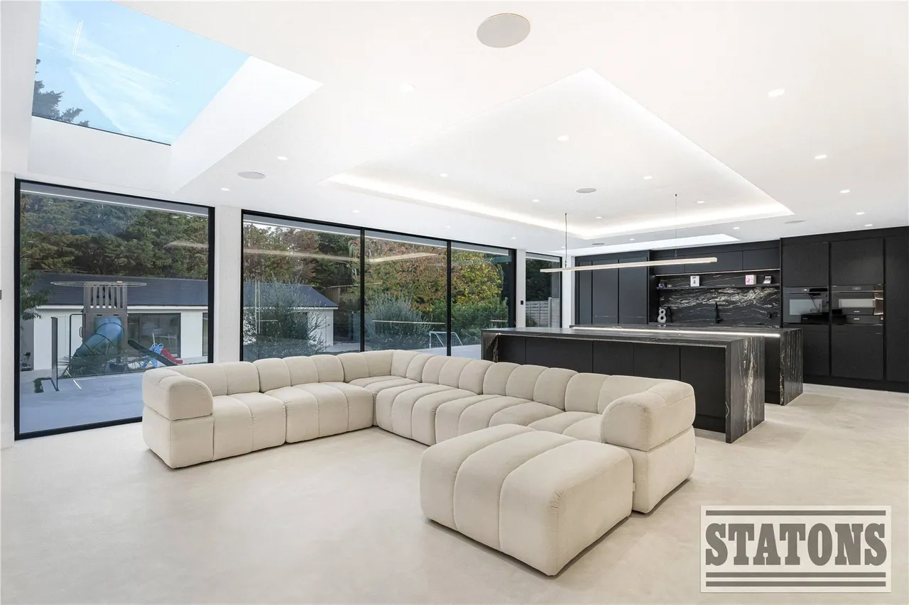 Parkgate Avenue, Hadley Wood, EN4, photo 7