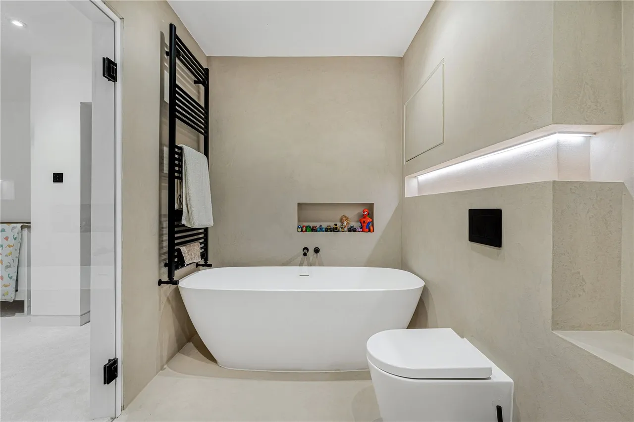 Parkgate Avenue, Hadley Wood, EN4, photo 39