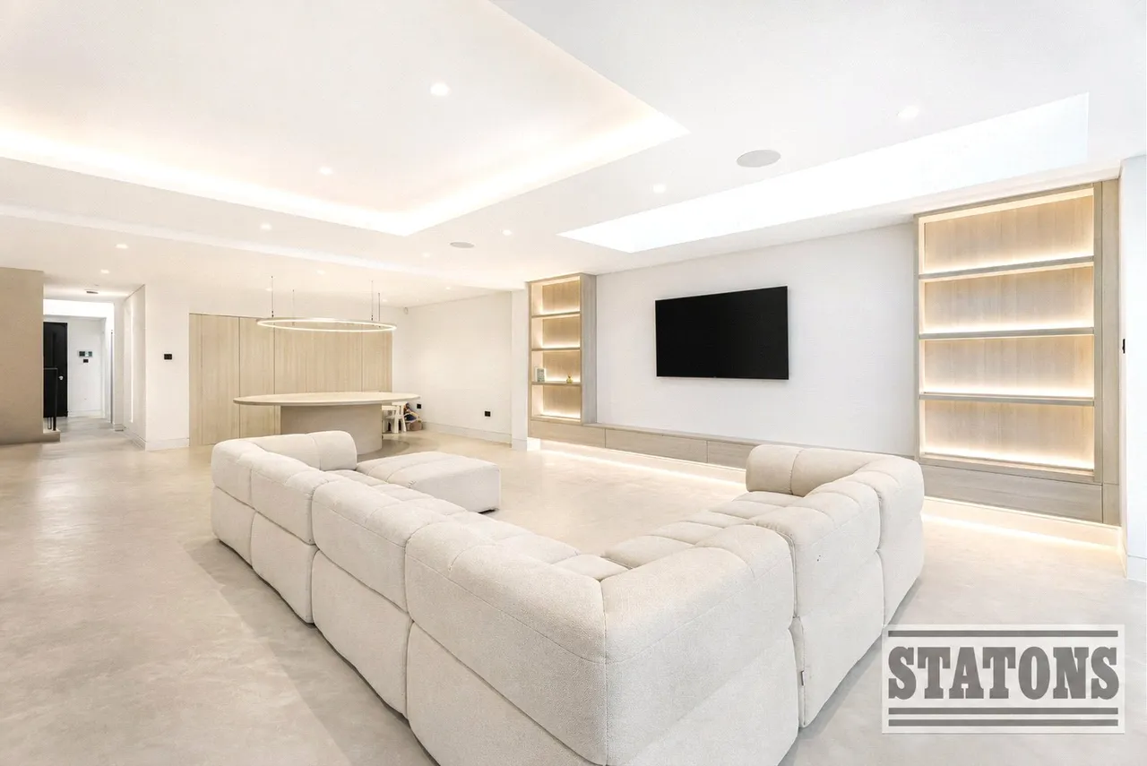Parkgate Avenue, Hadley Wood, EN4, photo 9