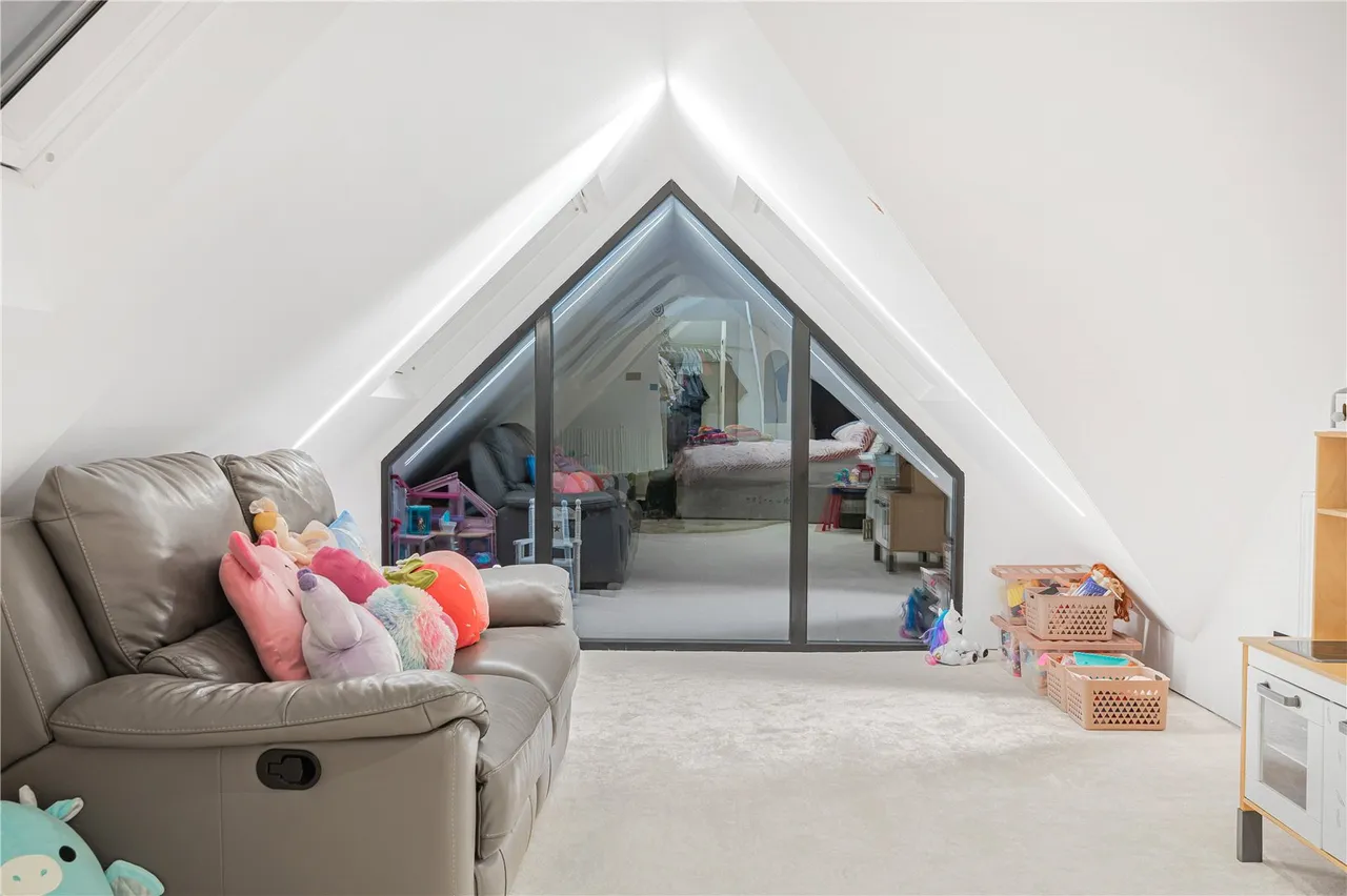Parkgate Avenue, Hadley Wood, EN4, photo 44