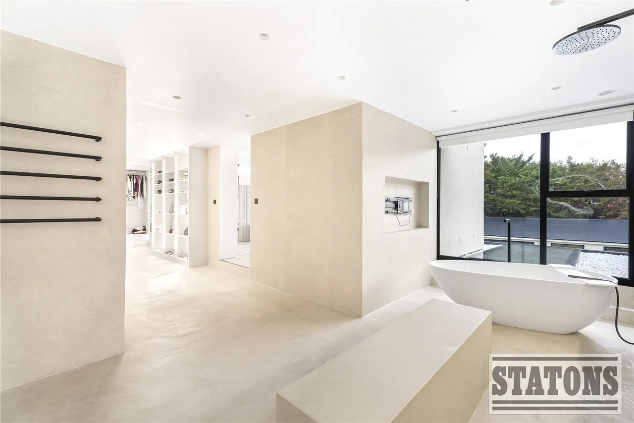 Parkgate Avenue, Hadley Wood, EN4, photo 29