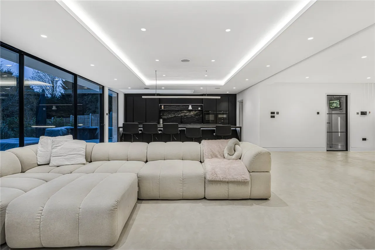 Parkgate Avenue, Hadley Wood, EN4, photo 8