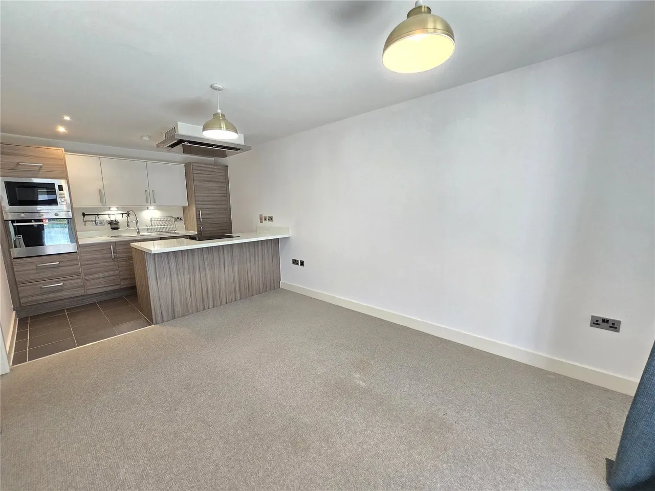 Woodfield Road, Broadheath, WA14, photo 4