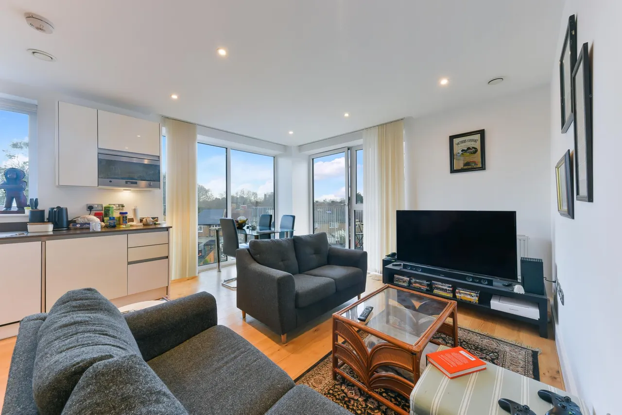2 bed flat for sale, Nelson Street, London, E16