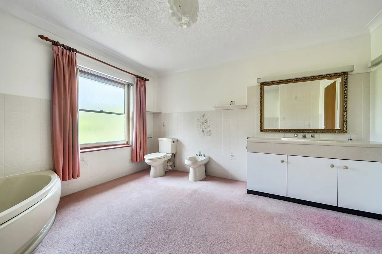 St. Huberts Close, Gerrards Cross, SL9, photo 10