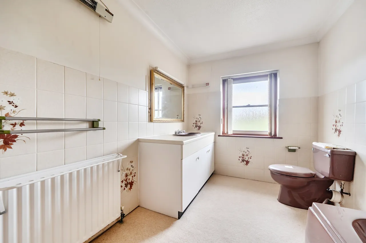 St. Huberts Close, Gerrards Cross, SL9, photo 17