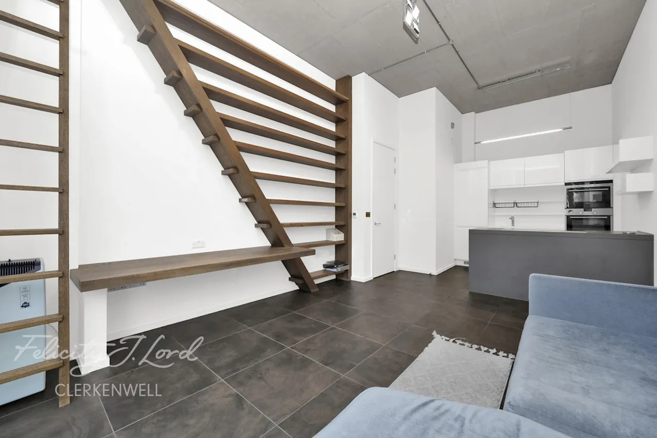 Pear Tree Street, London, photo 3