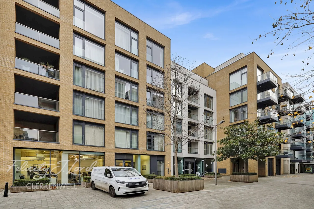 Pear Tree Street, London, photo 19