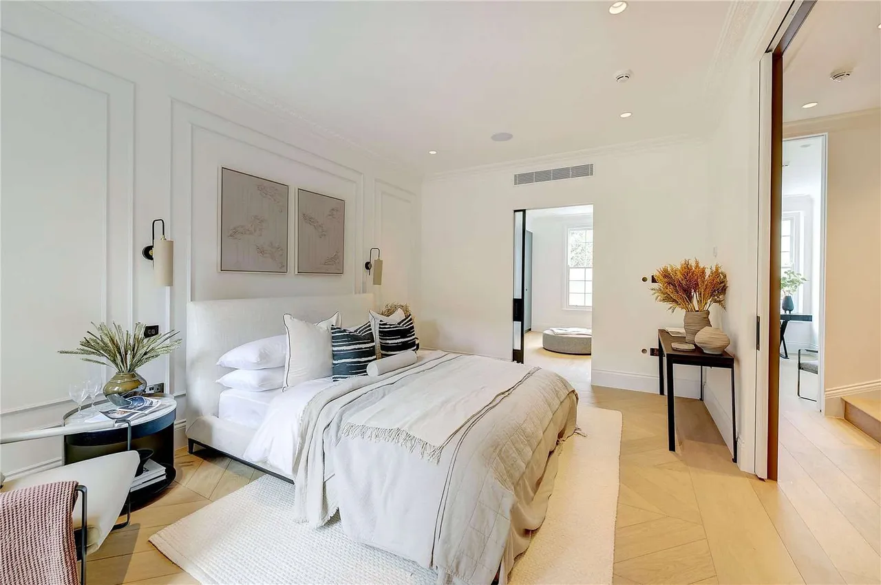 Warwick Gardens, London, W14, photo 24