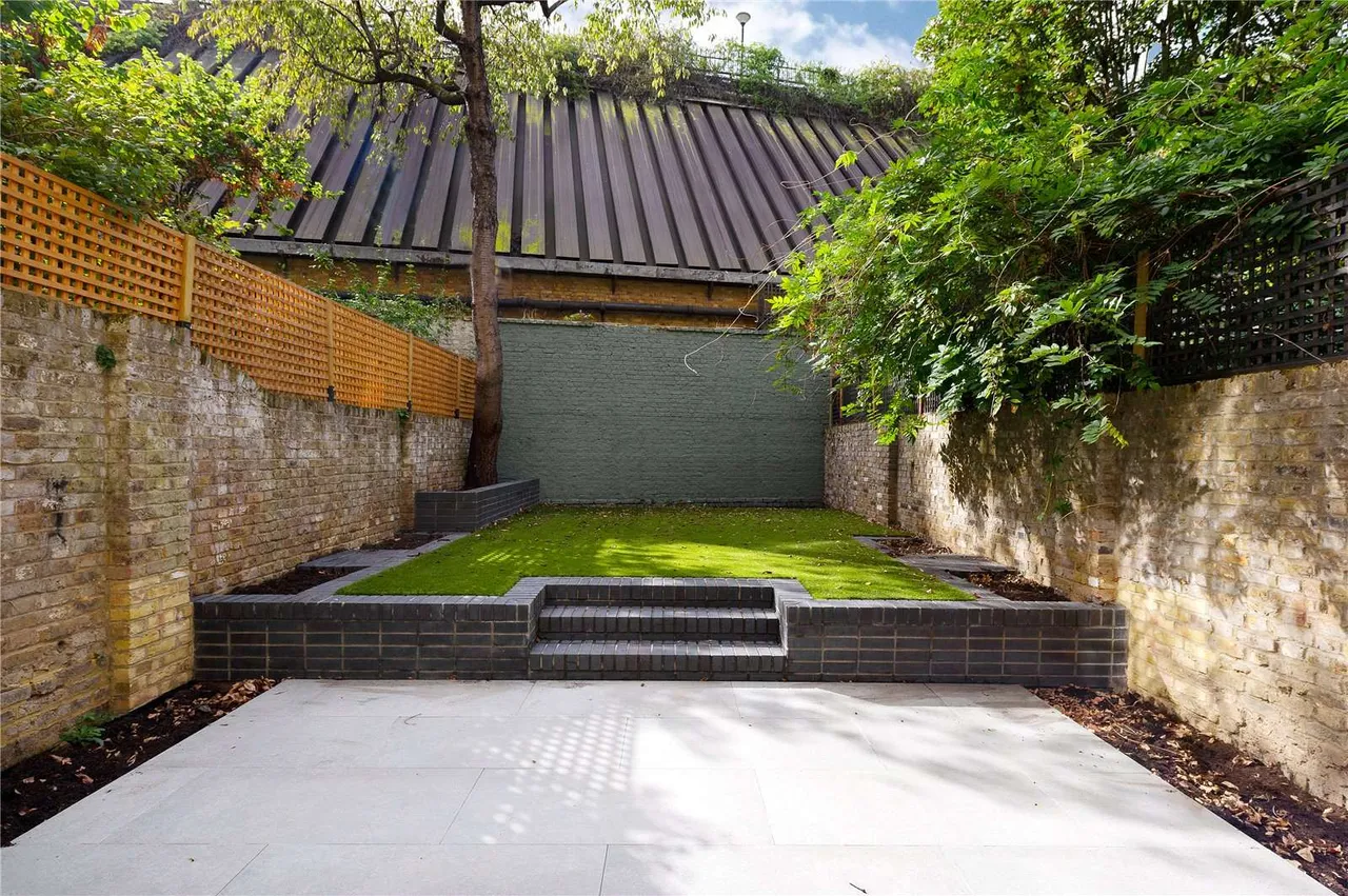Warwick Gardens, London, W14, photo 14