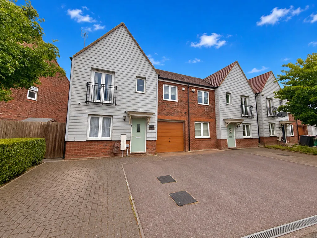 4 bed house for sale — Lake View, Houghton Regis LU5 5GJ