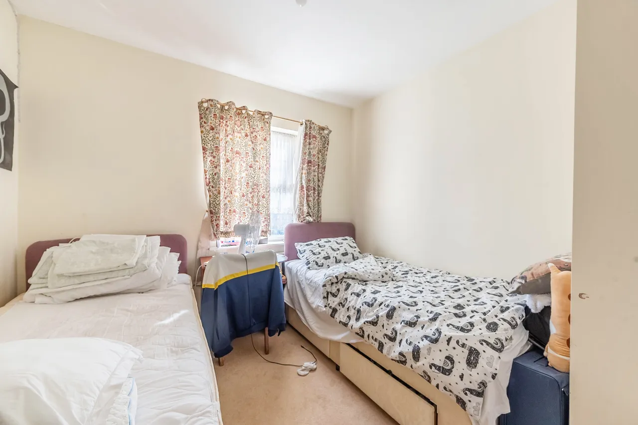 31 Rose Bates Drive, London, photo 4