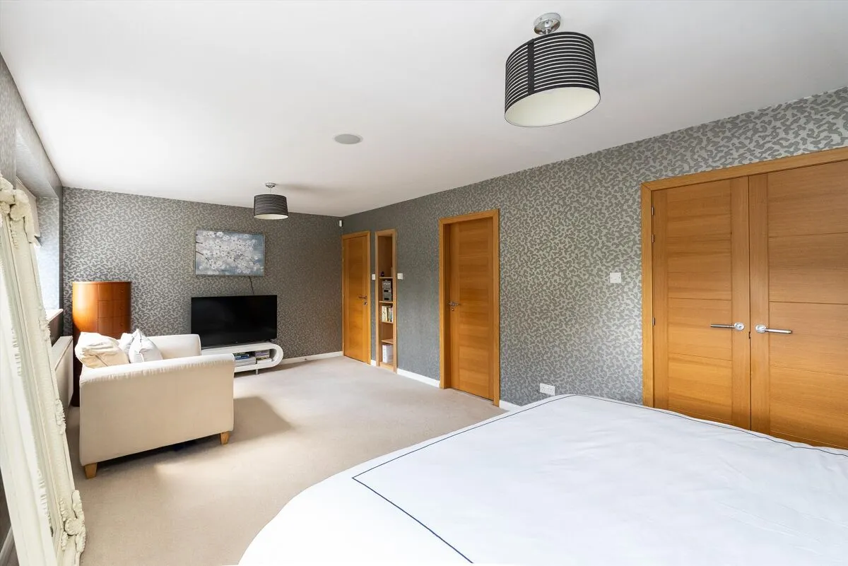 Pine Walk, Cobham, KT11, photo 12
