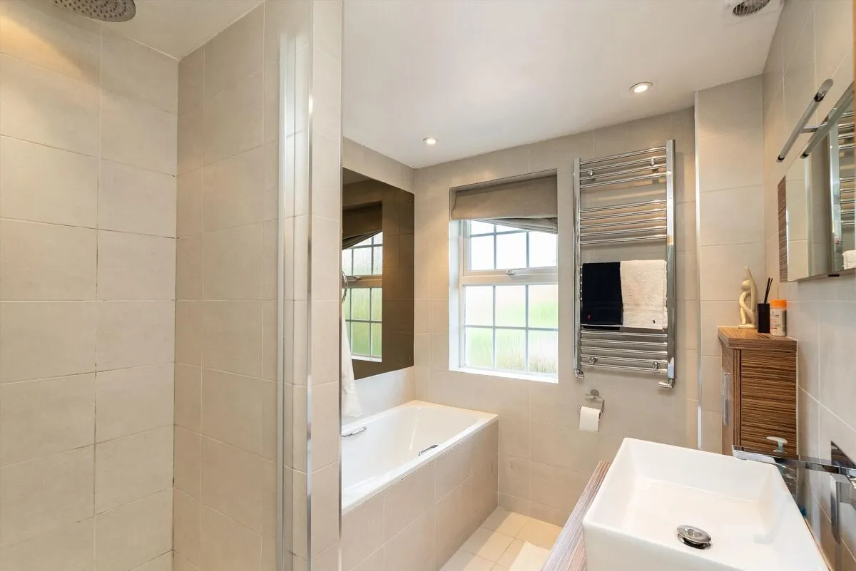 Pine Walk, Cobham, KT11, photo 18