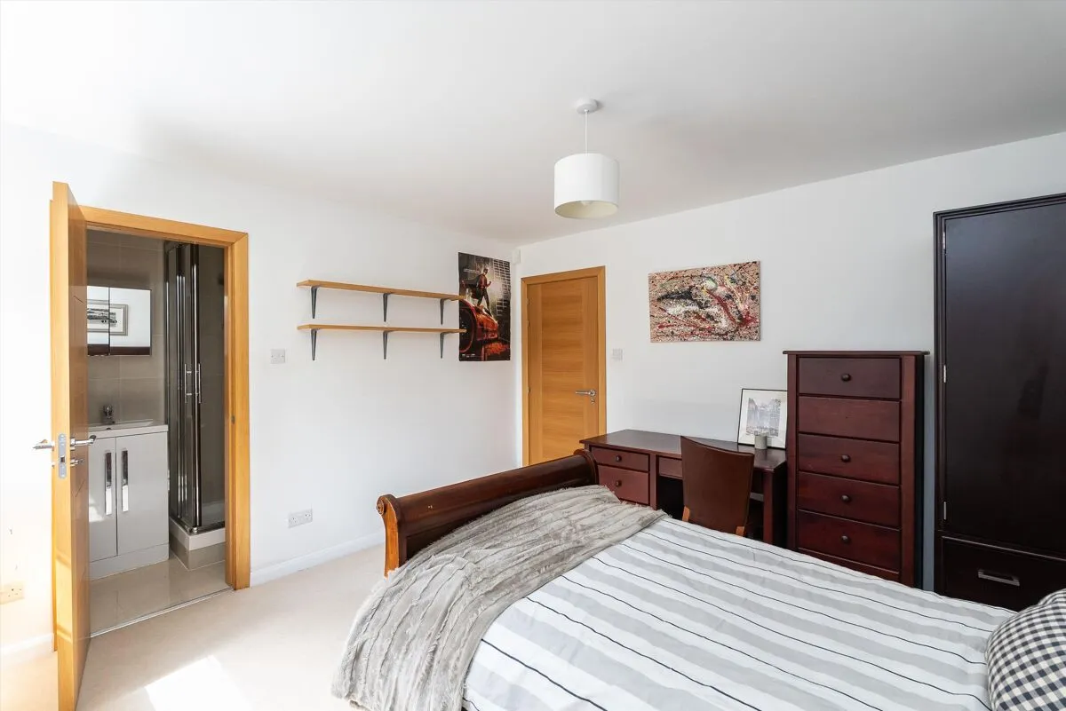 Pine Walk, Cobham, KT11, photo 15