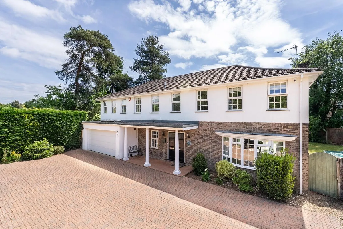 Pine Walk, Cobham, KT11, photo 24