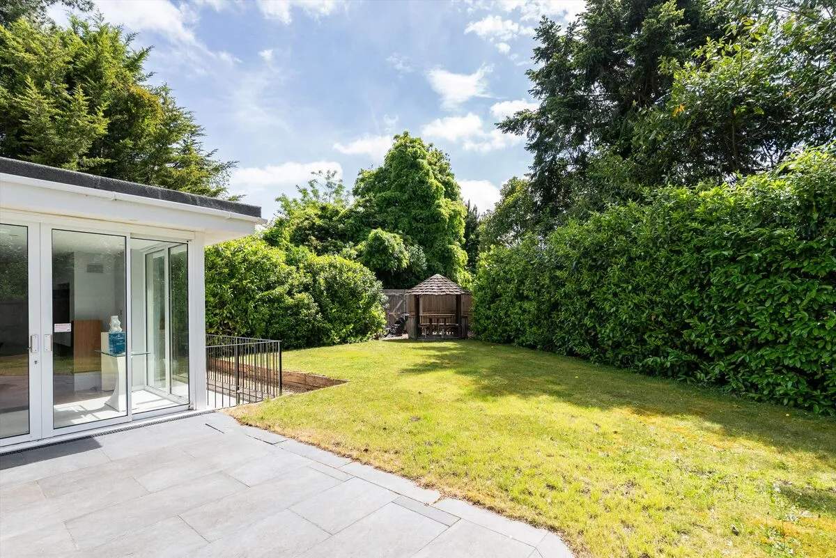 Pine Walk, Cobham, KT11, photo 21