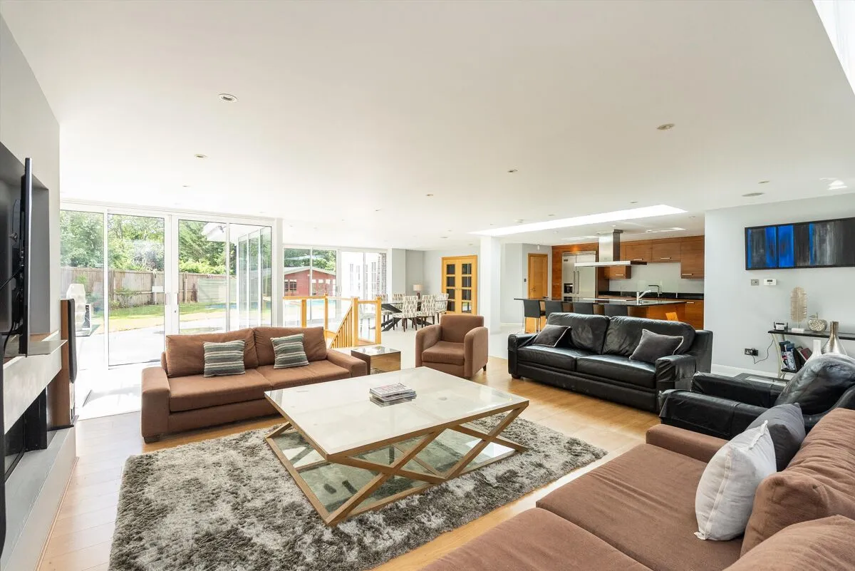Pine Walk, Cobham, KT11, photo 6