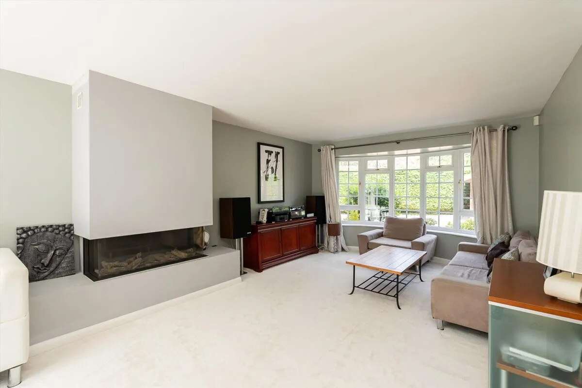 Pine Walk, Cobham, KT11, photo 9